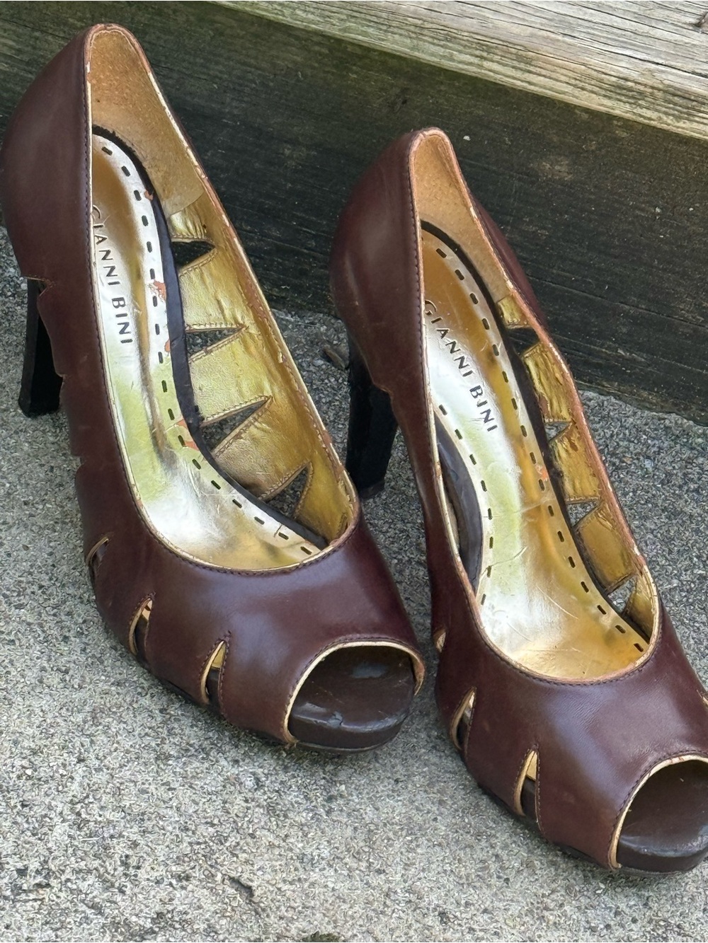 Gianni Bini Brown Leather Peep-Toe Heels
STILL AVAILABLE